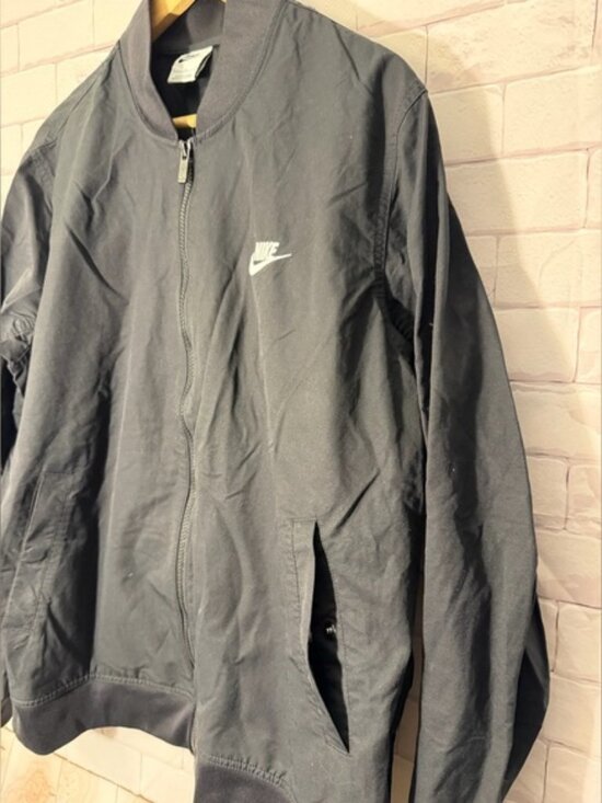 Nike Men's Black Bomber Jacket - Picture 2 of 6